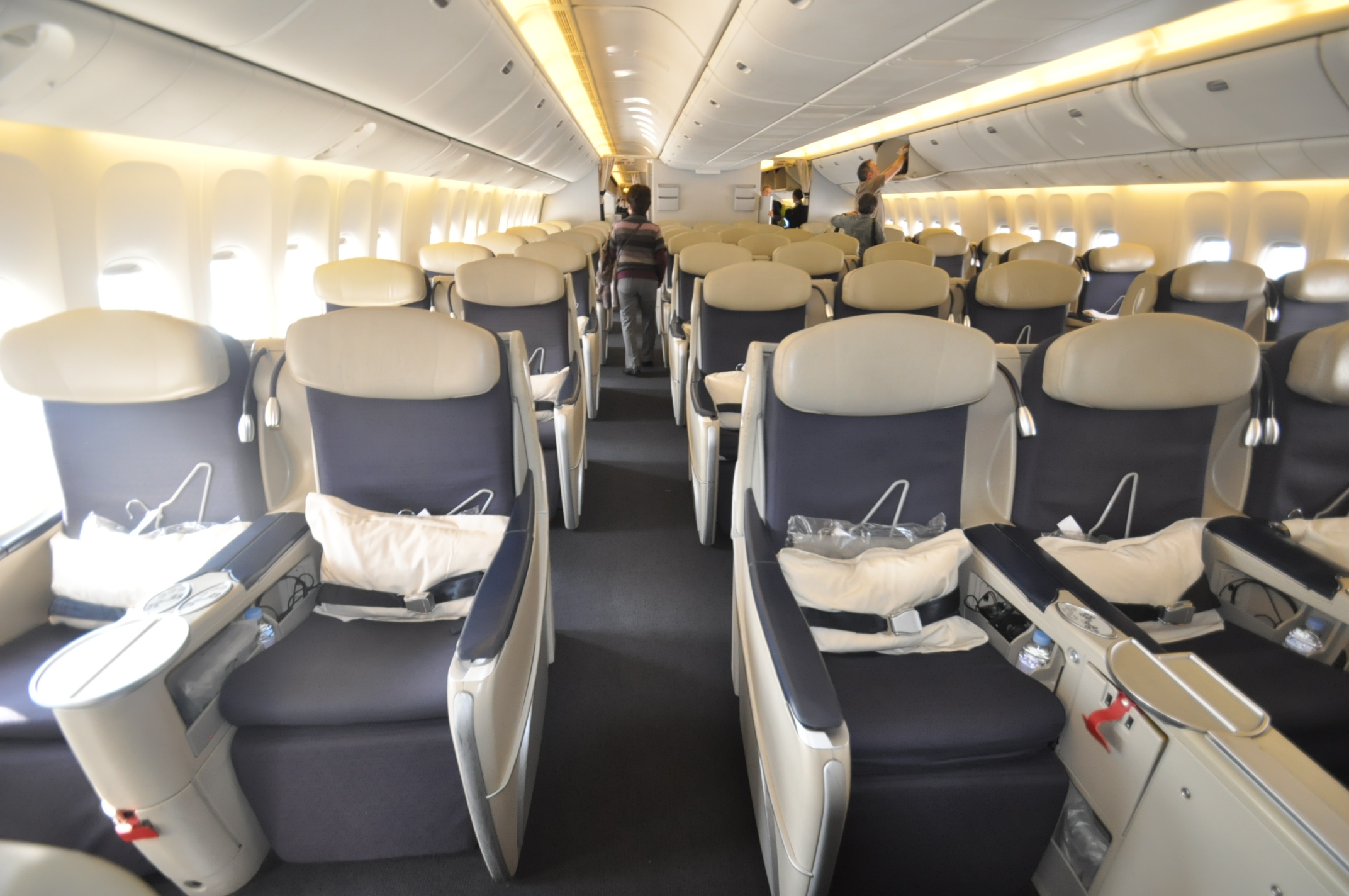 Air_France_aviation_Business_class(B777-300ER)