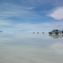 ウユニ塩湖は美しい。南西部に位置する